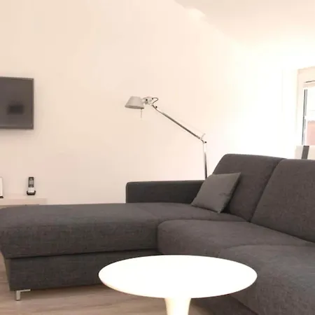 Apartamento House Flora, Golden Knoepke *