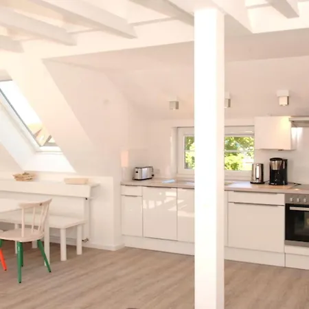 House Flora, Golden Knoepke Apartamento *